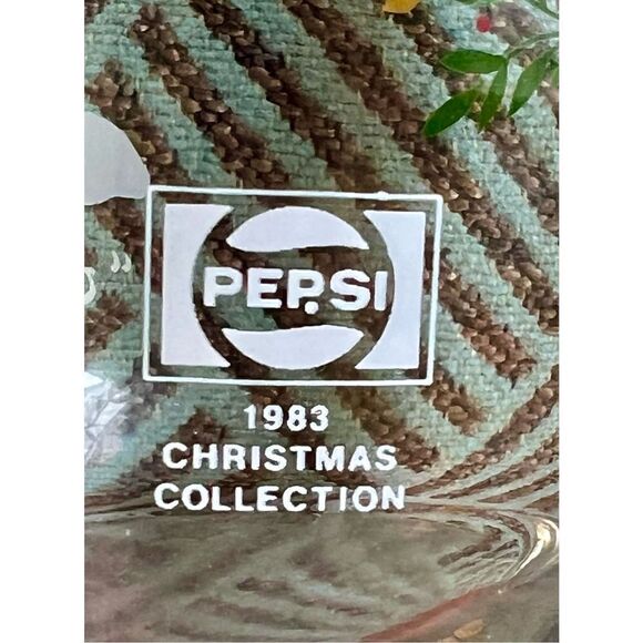 Vintage 1983 Pepsi Christmas Caroling Glass Merry Christmas Holidays Set of 4 - Picture 9 of 11